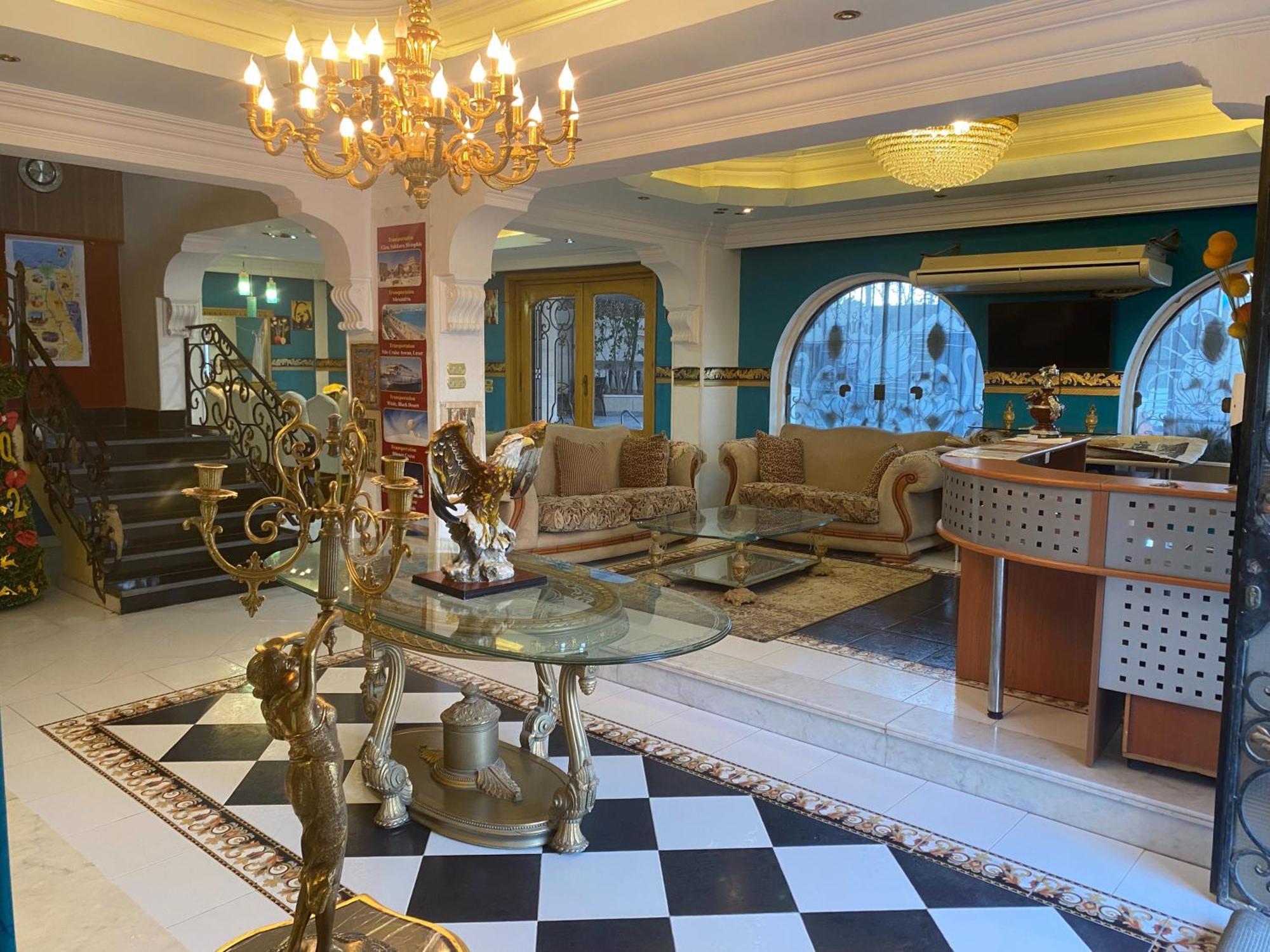 Pyramita Hotel Ghatati Экстерьер фото